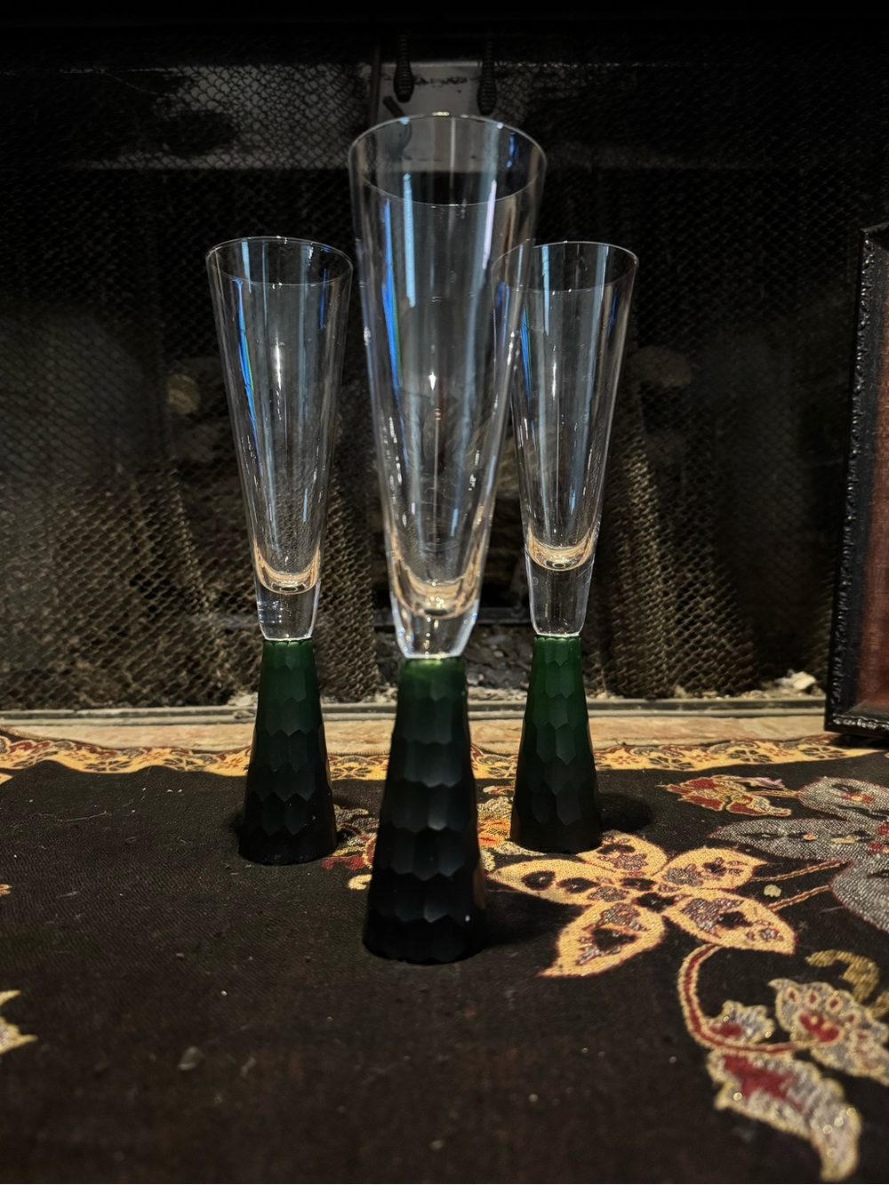 Artland Presscott Champagne Flutes with a honeycomb texture base
